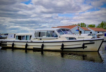 Connoisseur 42 Inland River Cruiser Boat