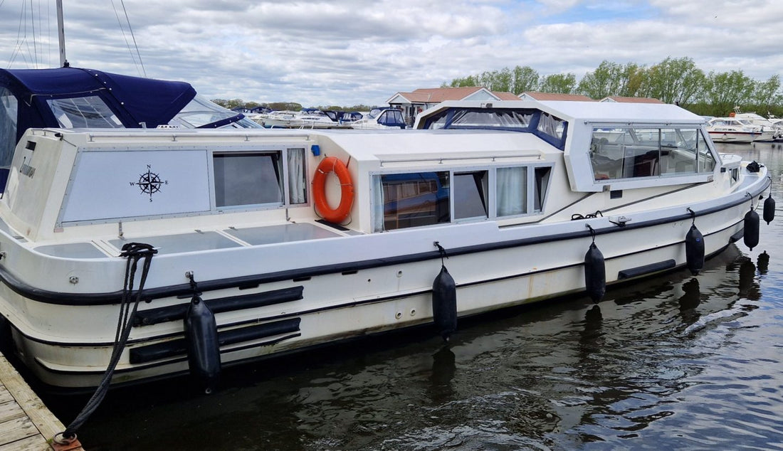 Connoisseur 42 Inland River Cruiser Boat